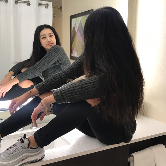 Meet your Posher, Jessica - Picture 3 of 3